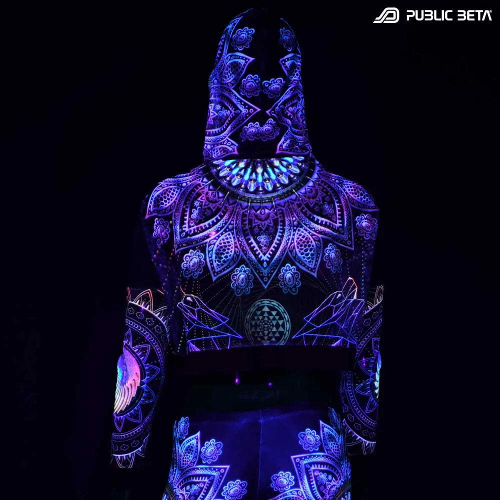 UV reactive outfit